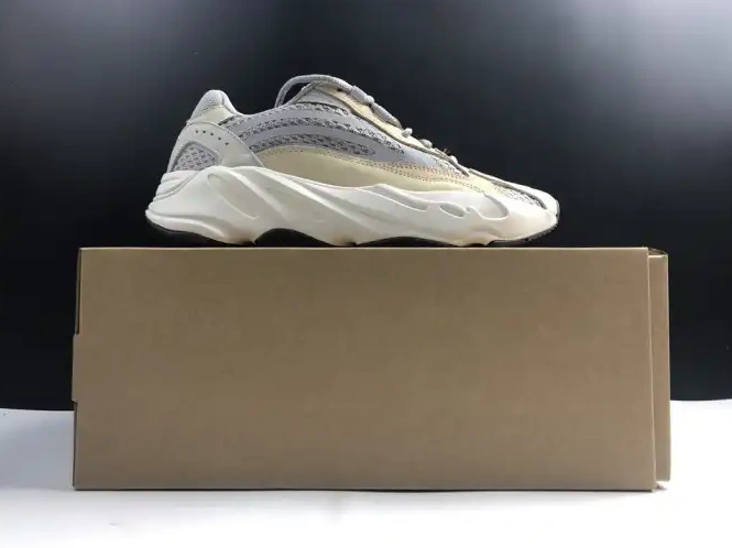 hype Cream Yeezy GY7924 V2 Adidas Boost Cream 700 0508